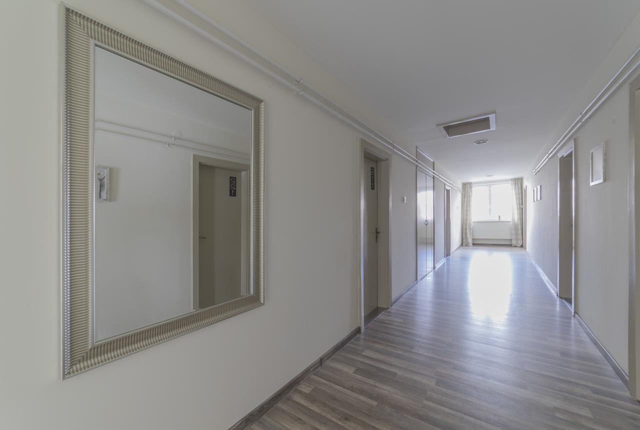 Siraly Panzio Topart Tata Exterior photo